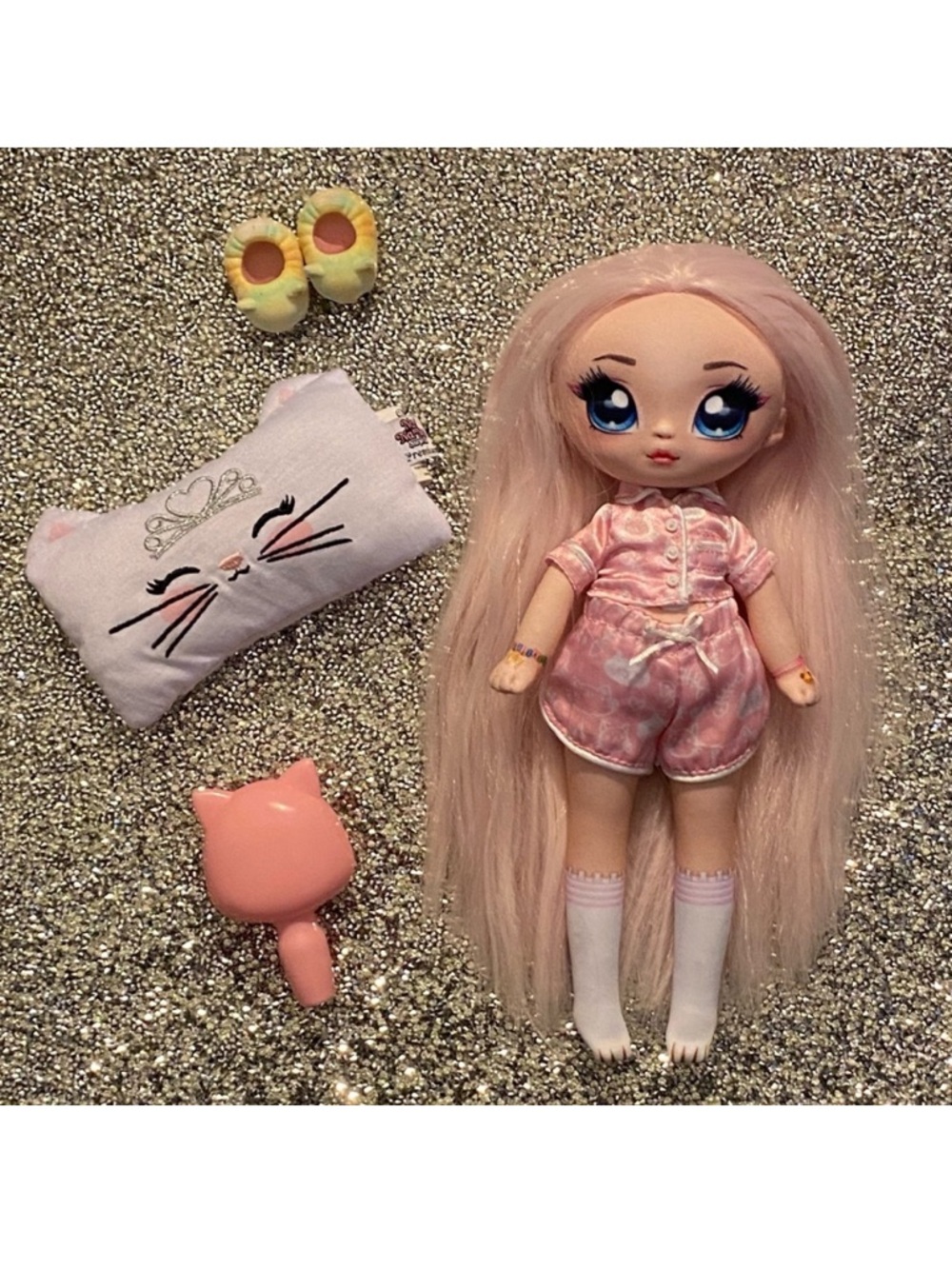 Na Na Na Surprise Teens Kitty Slumber Party Doll Mila Rose